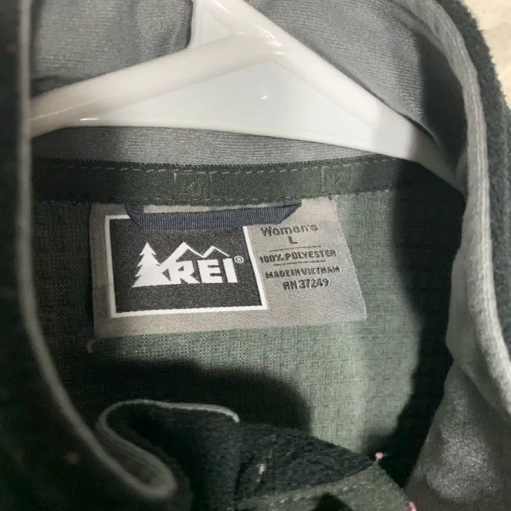 REI Black Zip Up Fleece Vest Large - Picture 2 of 7